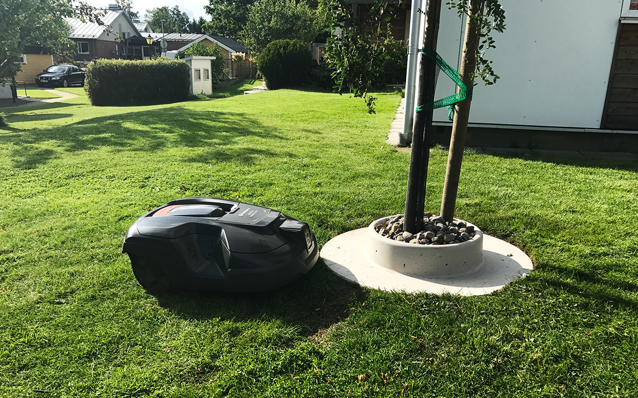 påkörningsskydd för robotgräsklippare