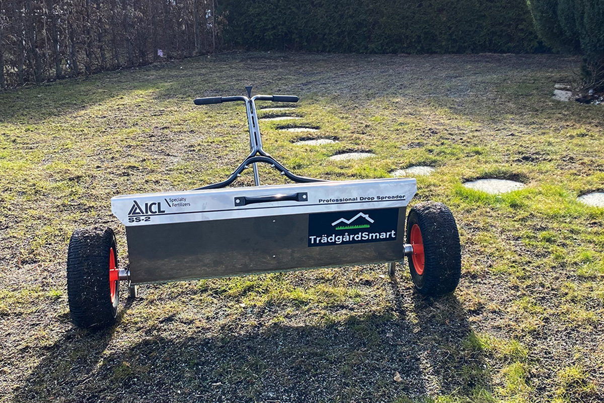 Stödså gräsmattan när du renoverar gräsmattan