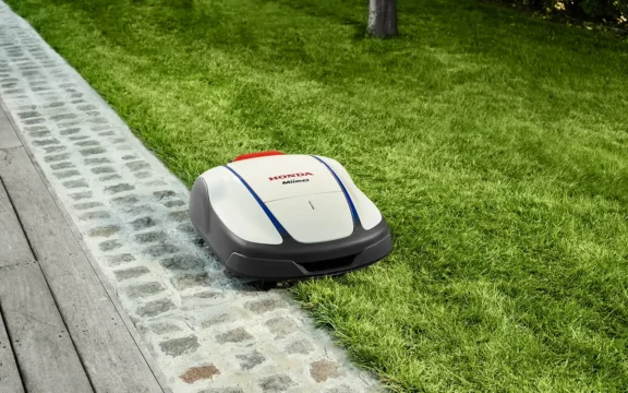 Upptäck Fördelarna med Honda Miimo: Den Ultimata Robotgräsklipparen för Ditt Hem