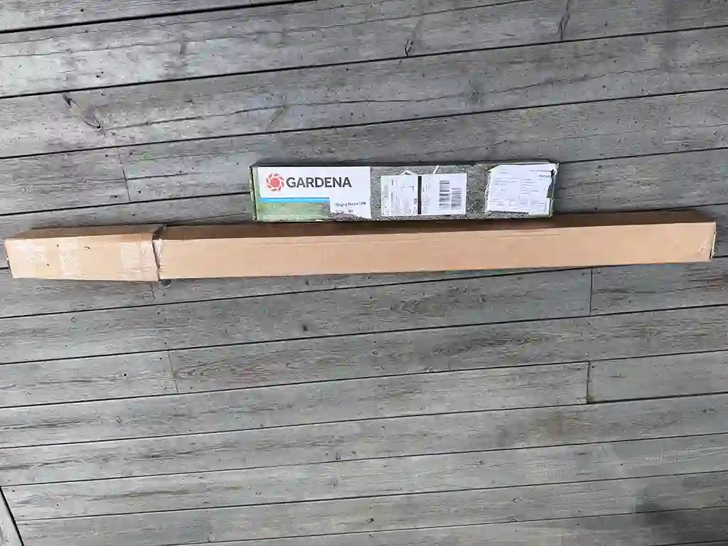 Leverans av Gardena dressraka och ett separat skaft.