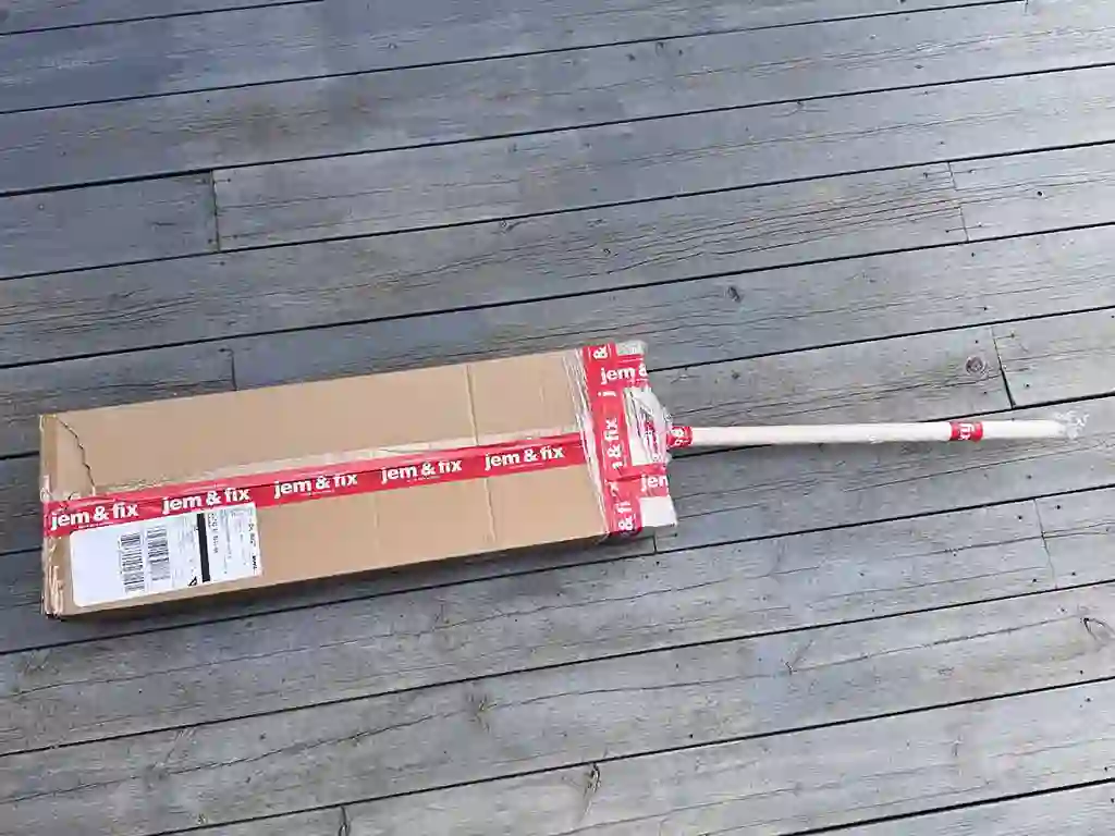 Leverans av dressraka med skaft från Jem och Fix.