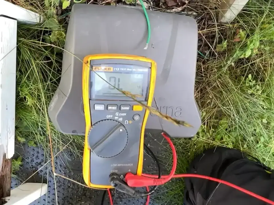 Multimeter för felsökning av kabelbrott